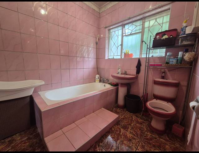 4 BEDROOM HOUSE FOR SALE IN ARCON PARK